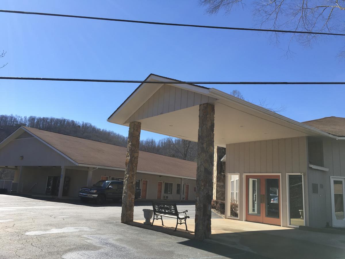 University Inn Cullowhee Εξωτερικό φωτογραφία