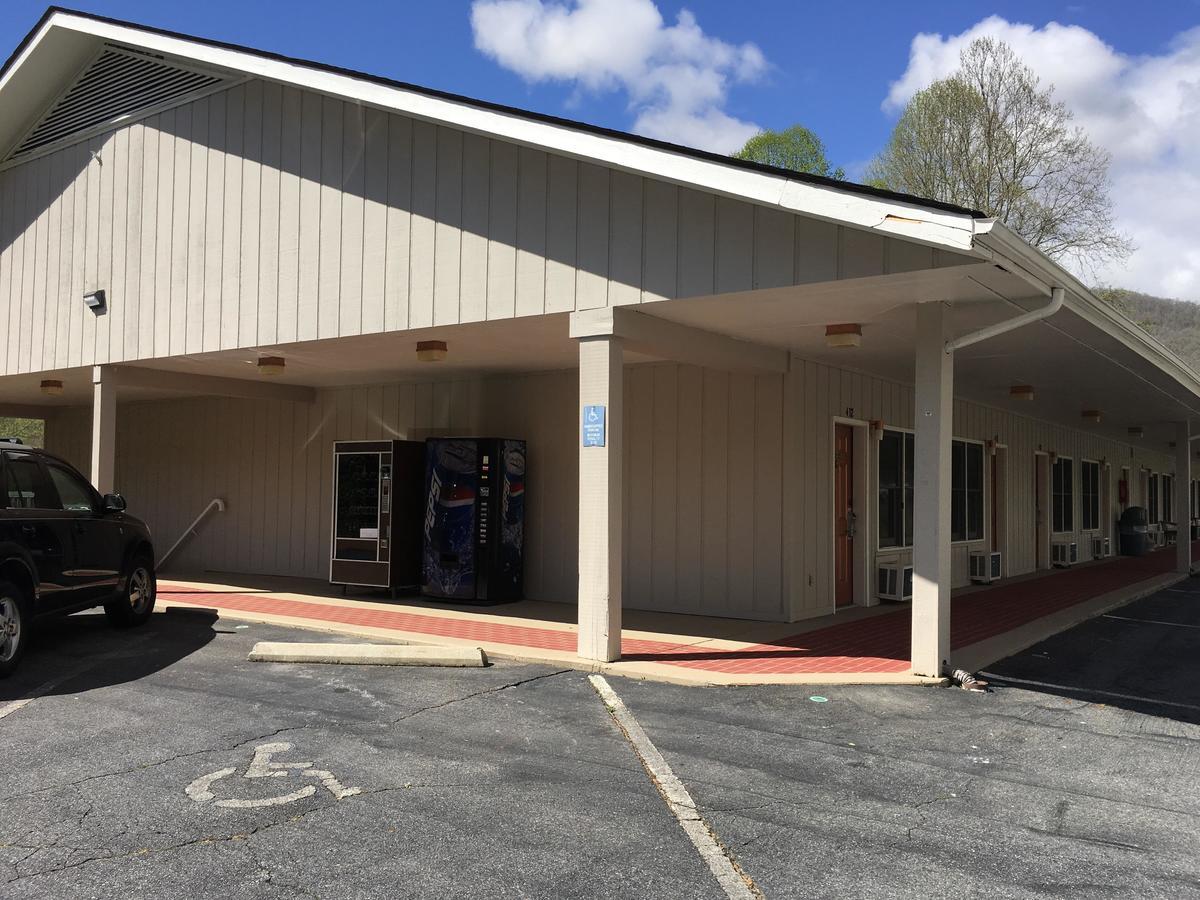 University Inn Cullowhee Εξωτερικό φωτογραφία